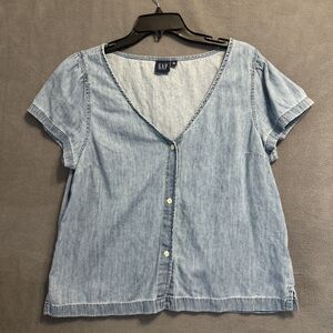 GAP‎ Denim Chambray Shirt Button Up Size M Tall Country Coastal Cowgirl 90s Mom